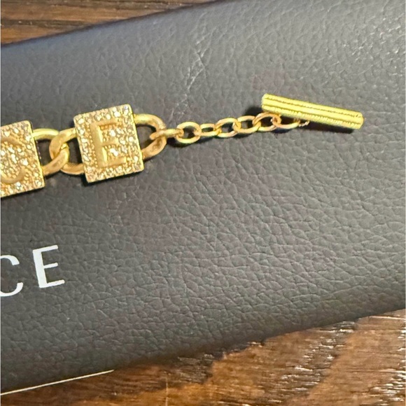 NEW VERSACE Bracelet Gold 💛Versace Gold Letter Charm Bracelet🧡 - Picture 4 of 7